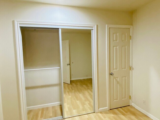 Building Photo - One Bedroom Cottage Style Home in Central Everett