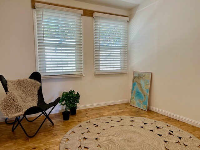 bedroom - 952 1/2 Hyperion Ave