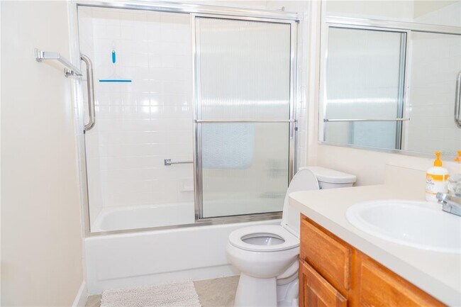 Building Photo - 714 Bay Hill Ct