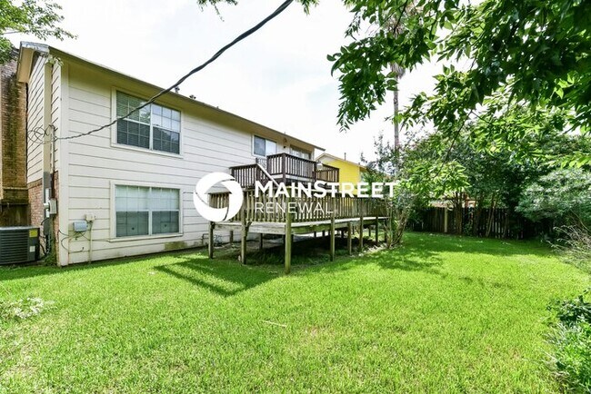 Building Photo - 3 Bedroom Pet-Friendly Home in Houston, TX with Main Street Renewal