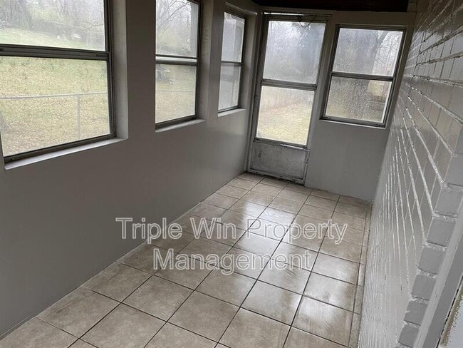Building Photo - 2139 Kappel Dr