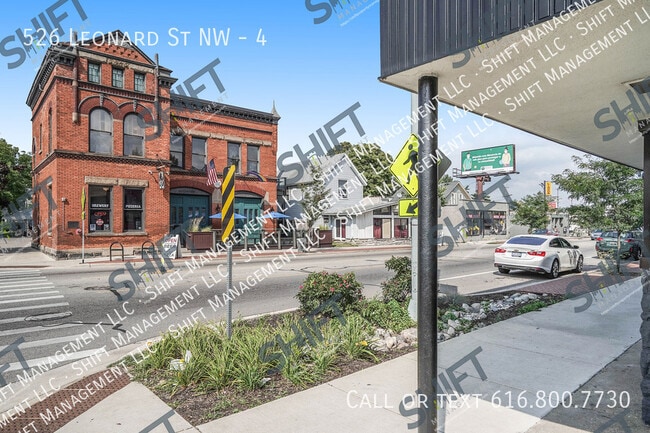 Building Photo - 526 Leonard St NW