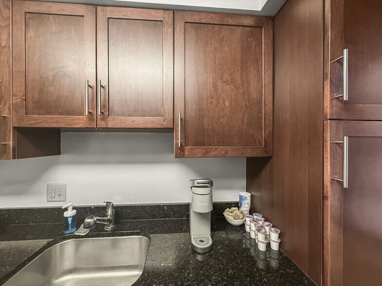 Building Photo - 111-23 N 15th St