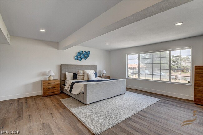 Building Photo - 2685 S Tenaya Way