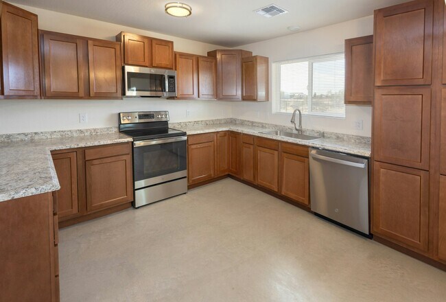 Building Photo - 20661 Leavitt Ln