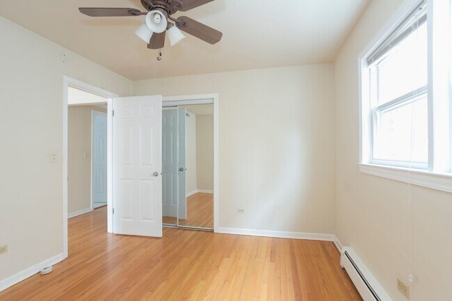 Building Photo - Elston - Jablonski