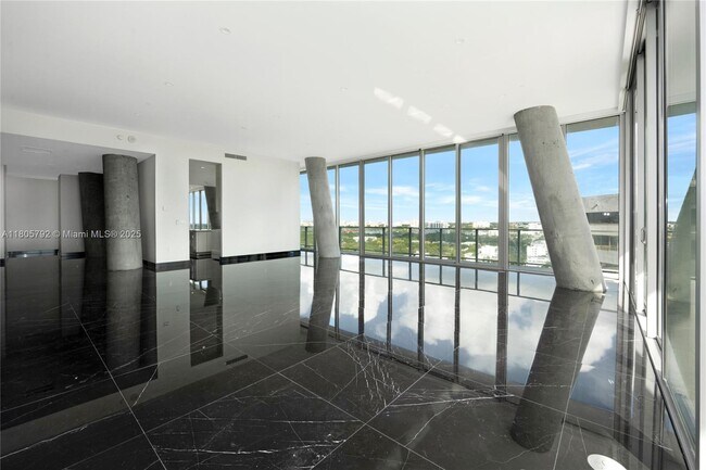 Building Photo - 2669 S Bayshore Dr