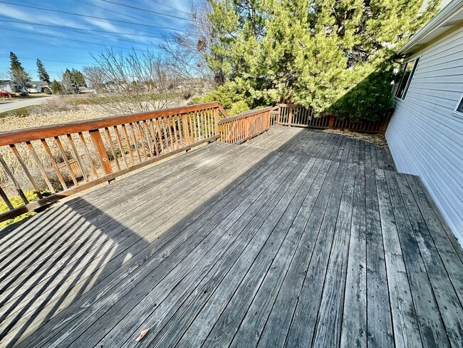 Building Photo - New on the market!