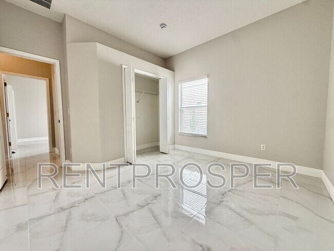 Building Photo - 10181 Marsh Pine Cir