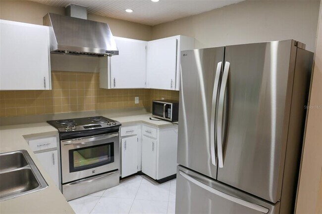 Building Photo - 3121 Bordeaux Ln