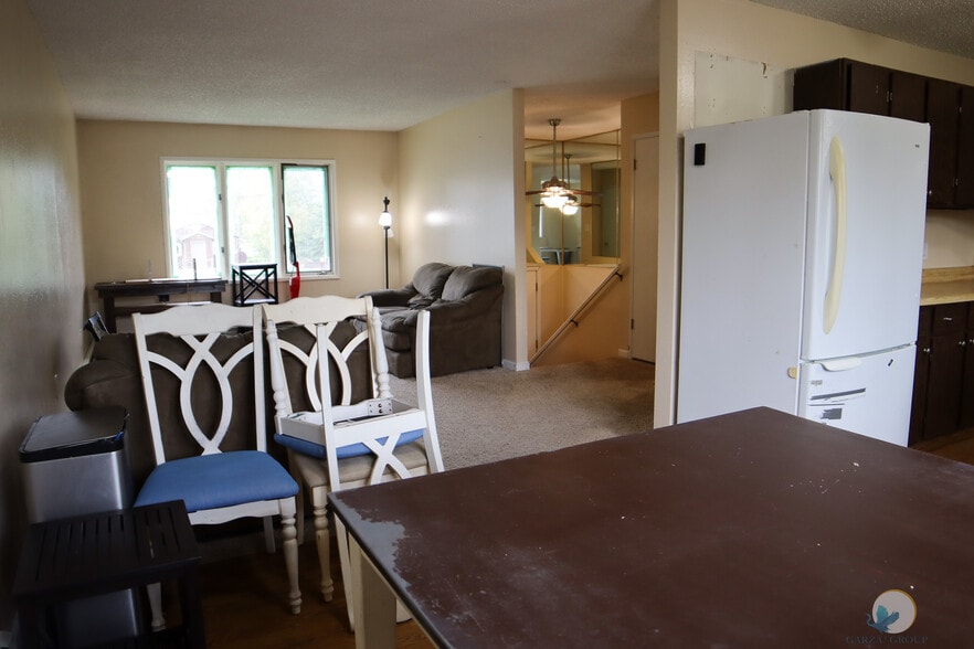 Upstairs Living / Kitchen / Dining - 1762 Cottonwood St