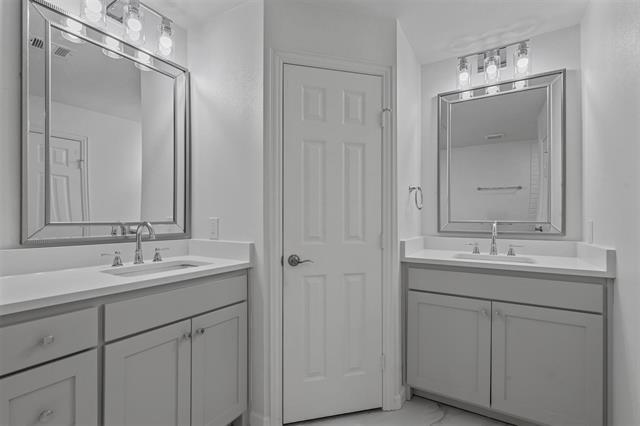 Building Photo - 5832 Tracyne Dr