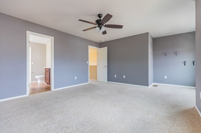 Building Photo - Beautiful Two Story House