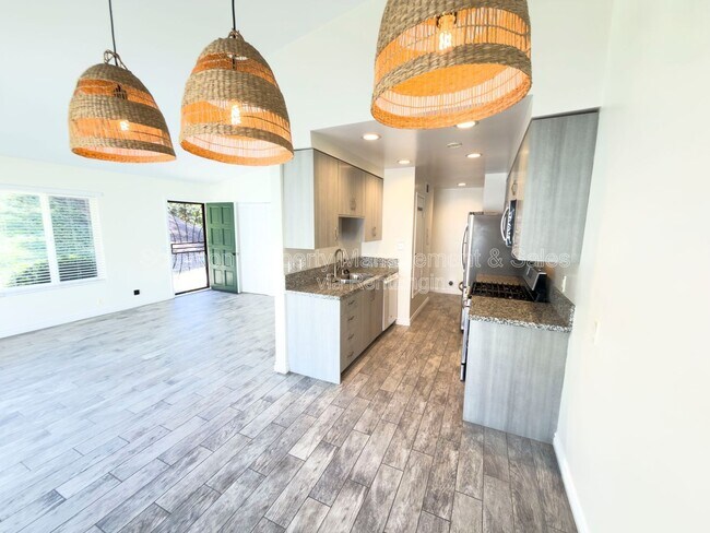Building Photo - 3623 Harbor Crest Way