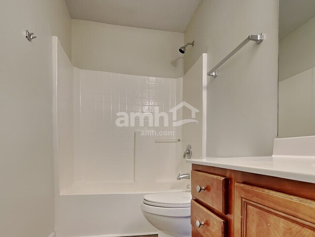 Building Photo - 530 Beverly Dr