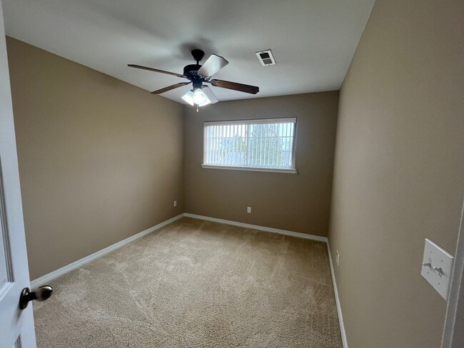 Building Photo - COMING SOON 3 Bedrooms 3 Bathrooms AND A 3...