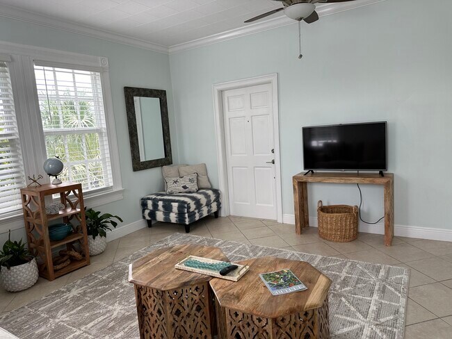 Front Door - 1301 United St