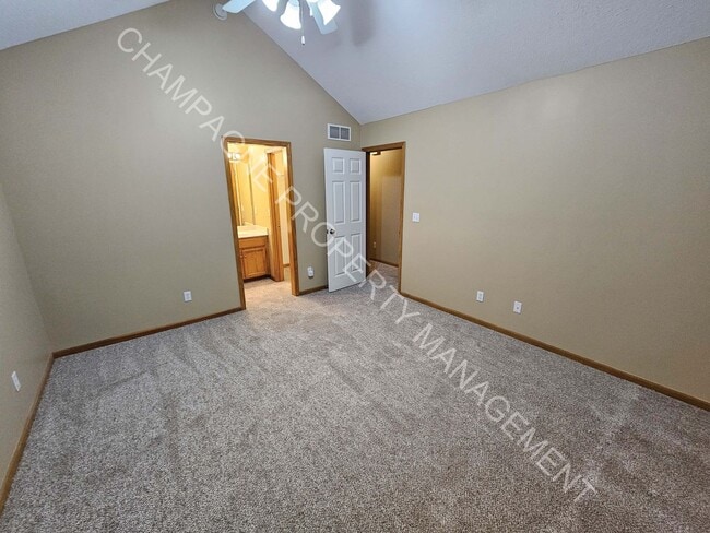 Building Photo - 6524/6528 NE 44th St