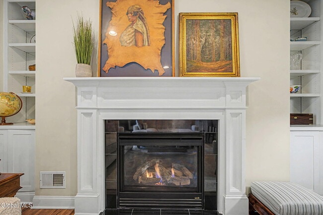 Building Photo - 87 Railroad Pl