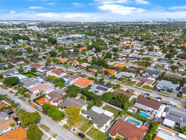 Building Photo - 1815 SW 85th Ct