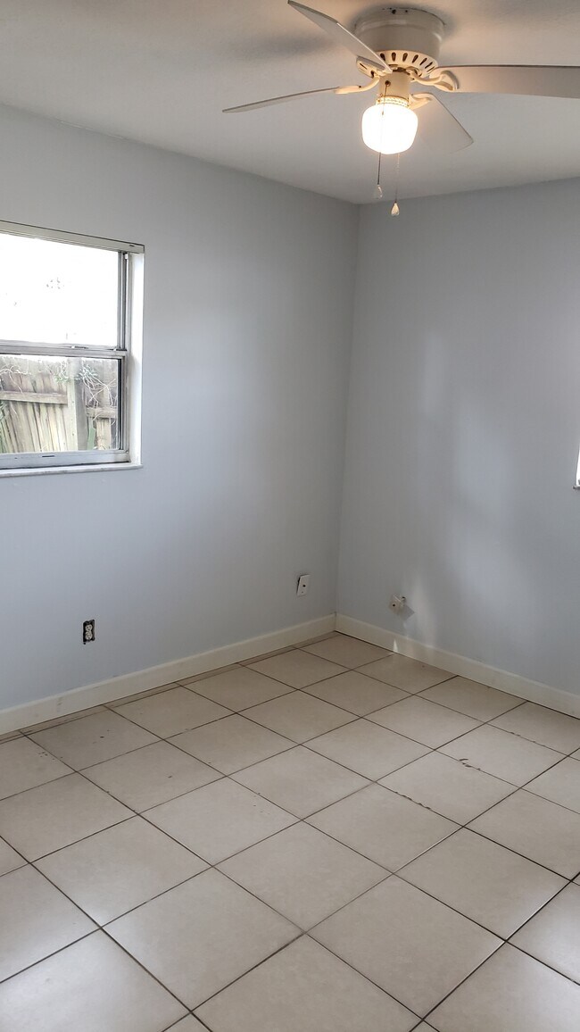 Building Photo - 1309 Union St