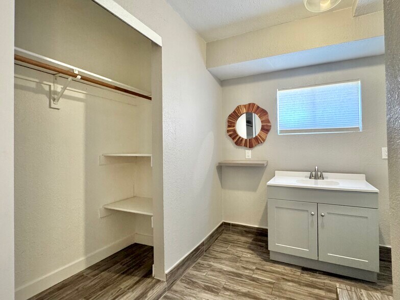 Building Photo - 3767 Kicking Horse Dr