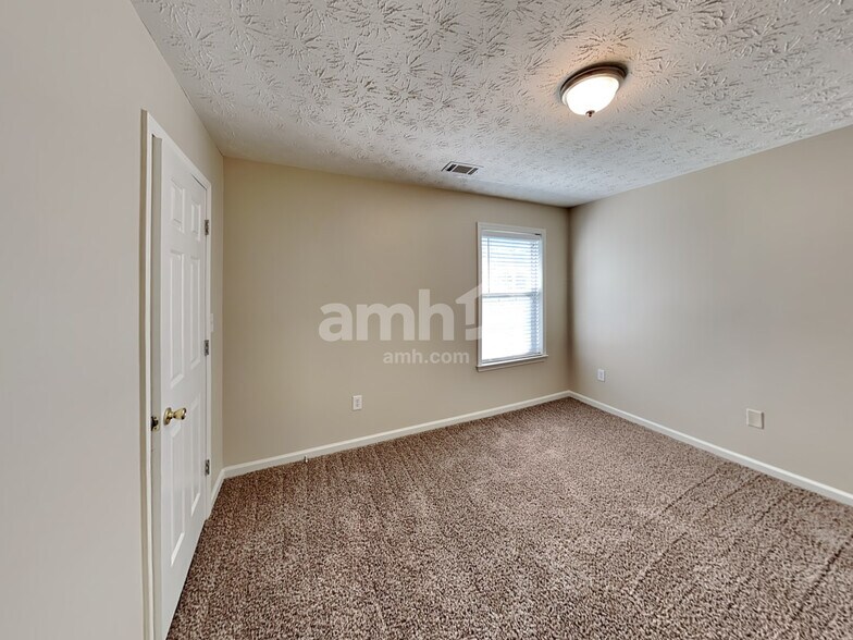 Building Photo - 5390 Spotted Fawn Ct