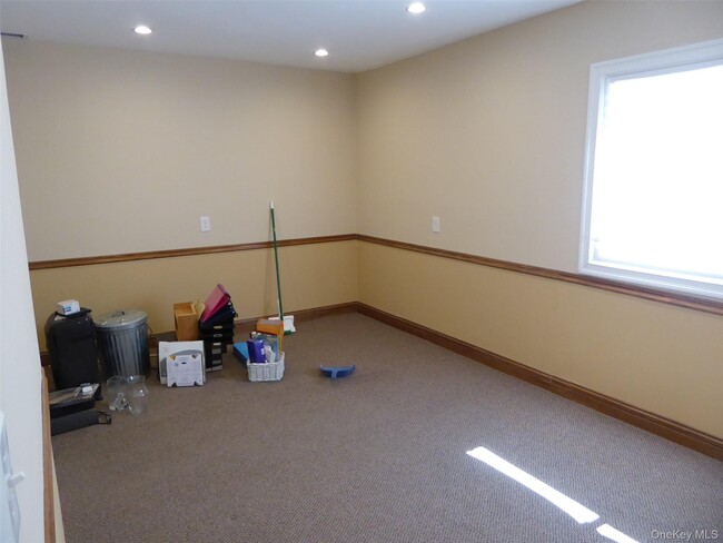 Building Photo - 122 Forest Ave
