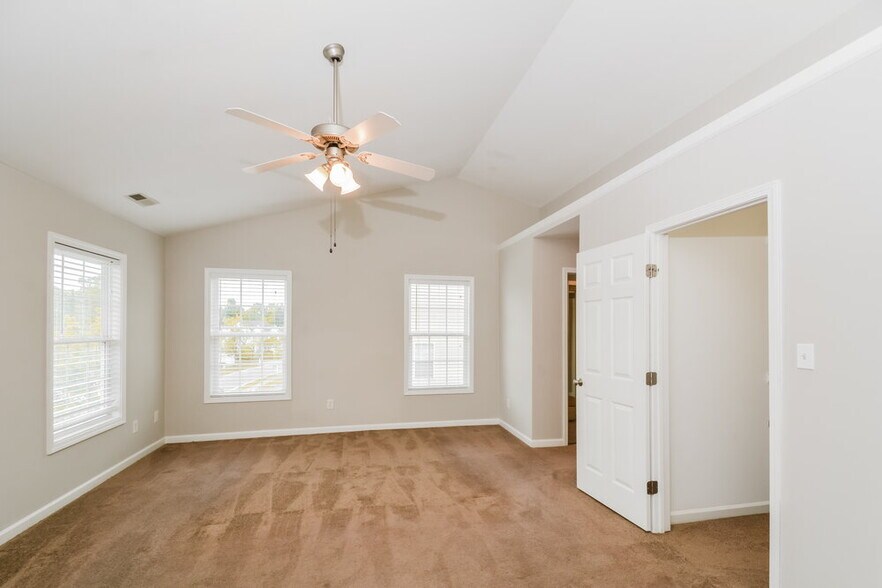 Building Photo - 3729 Chancellorsville Ct