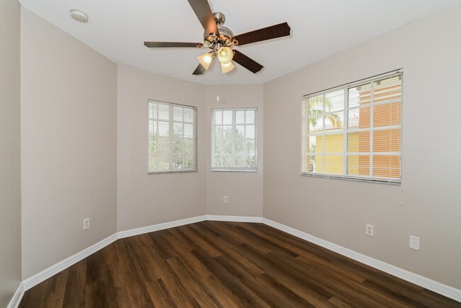 Building Photo - 10211 Tin Maple Dr