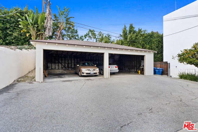 Building Photo - 1525 S Beverly Dr
