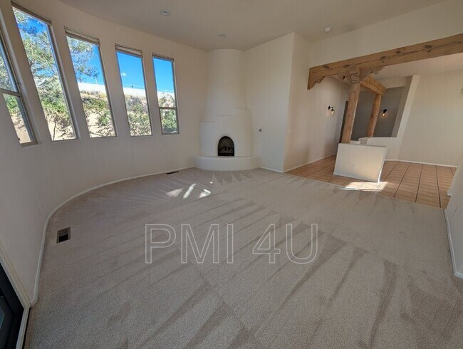 Building Photo - 12612 Carmel Ct NE