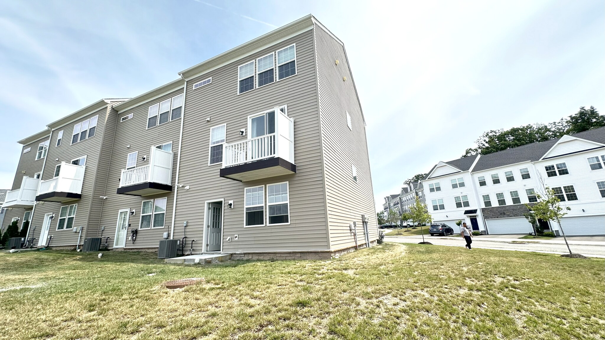 Building Photo - 106 Sweetwater Dr