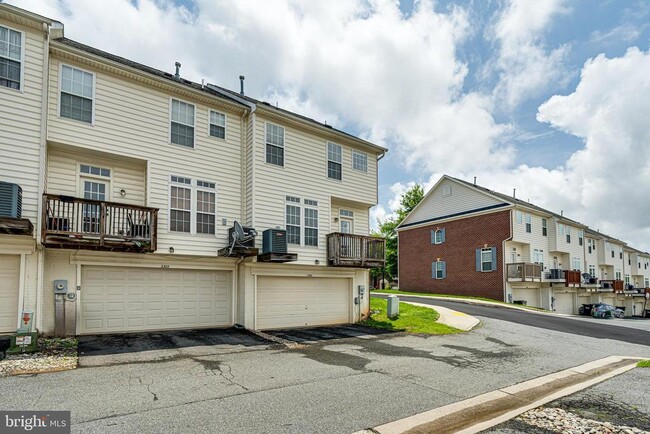 Building Photo - 2390 Abington Dr