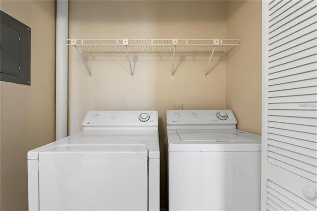 Building Photo - 534 Orange Dr