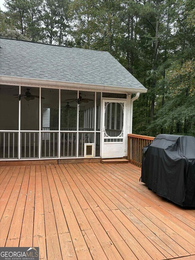 Building Photo - 68 Lancaster Way