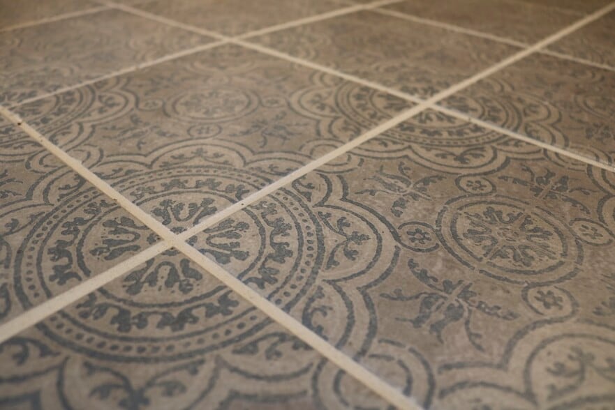 Beautiful custom tiled bathrooms. - 7005 Sand Wedge Cir