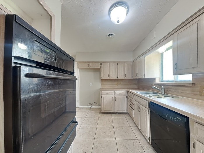 Building Photo - 5705 Trailwood Dr