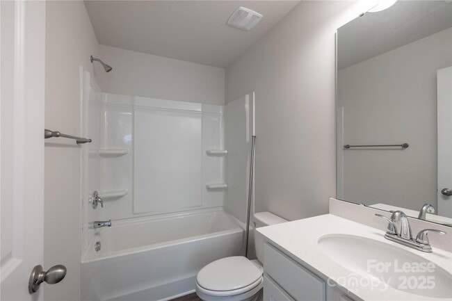 Building Photo - 200 S Bell Ave