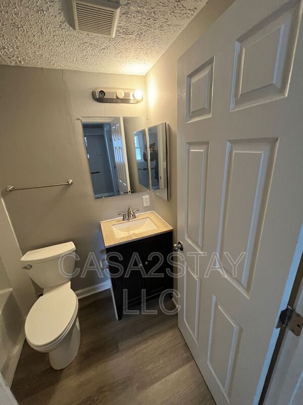 Building Photo - 1394 S Wilson Rd