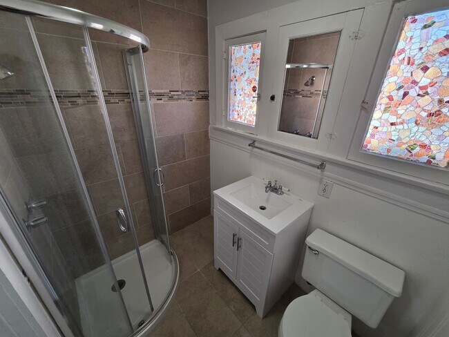 Building Photo - 1st