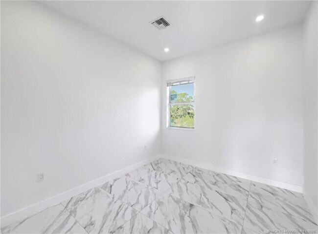 Building Photo - 149 Southeast Cor. Arno