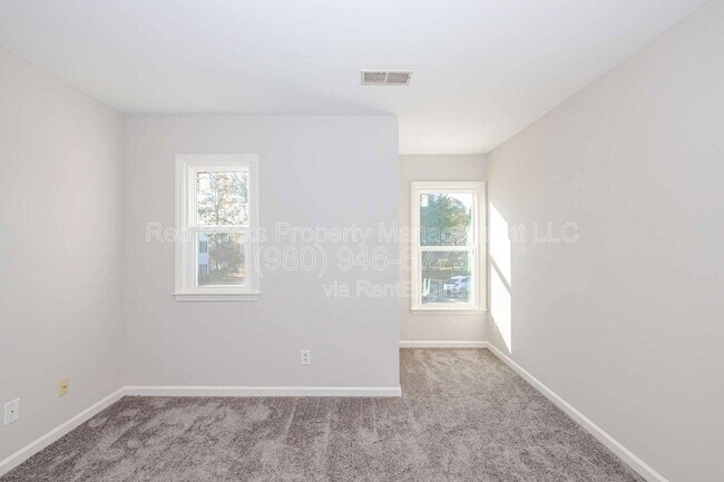 Building Photo - 4709 Morning Dew Ct