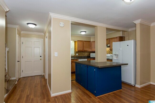 Building Photo - 804 Vestavia Villa Ct