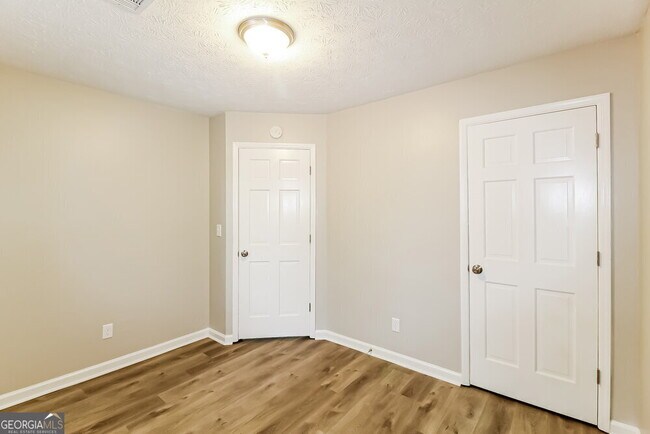 Building Photo - 969 Pointer Ridge