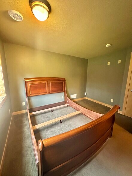 Building Photo - 1165 Vail Way N