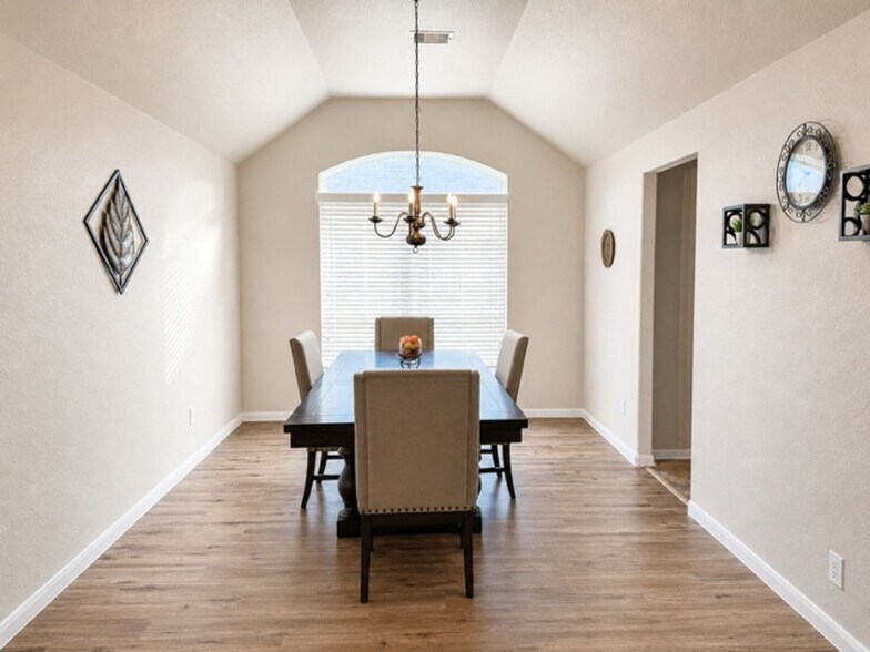 Building Photo - 1330 Yucca Mountain Dr