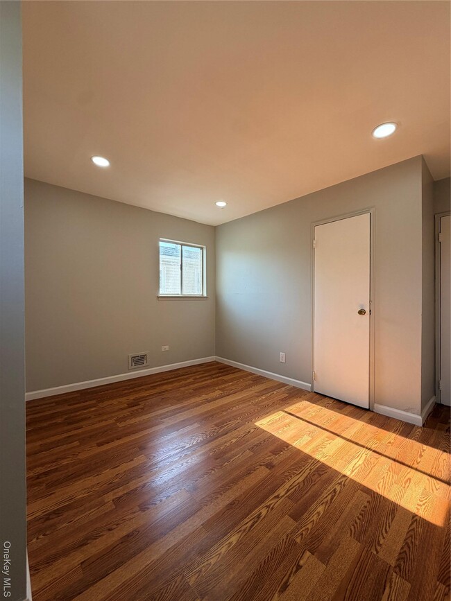 Building Photo - 153-16 110th Rd