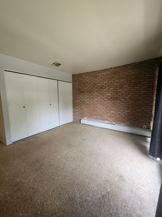 Building Photo - Two Bedroom Available near EMU!