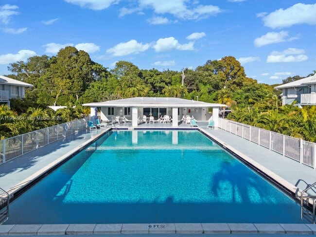 Building Photo - 40 High Point Rd